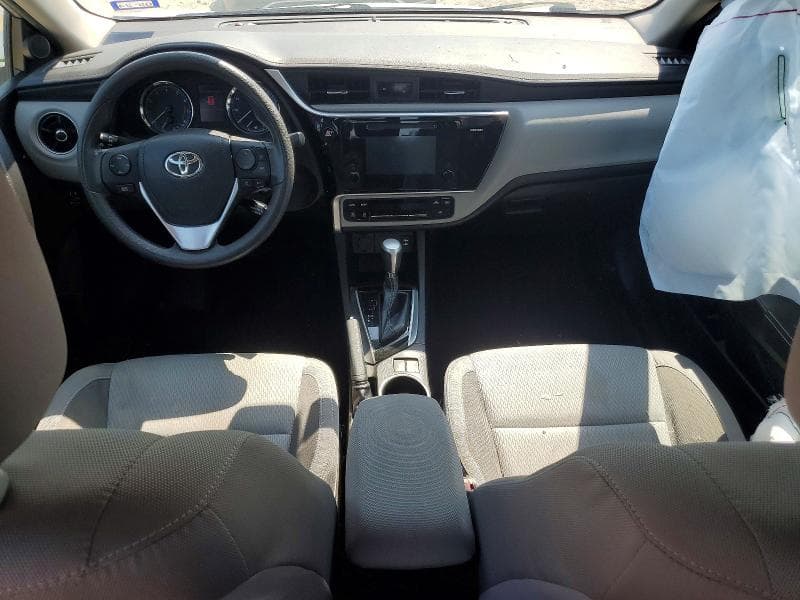 2017 TOYOTA COROLLA LE 8