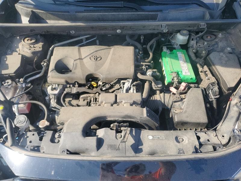 2019 TOYOTA RAV4 XLE 12