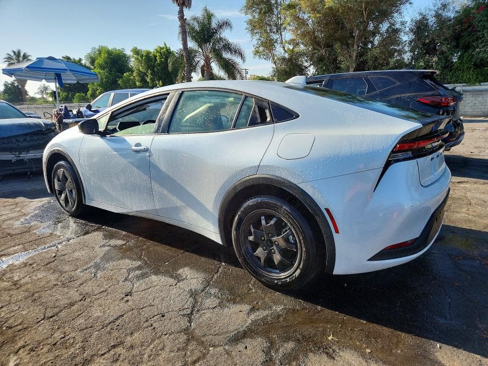 2025 TOYOTA PRIUS LE 2