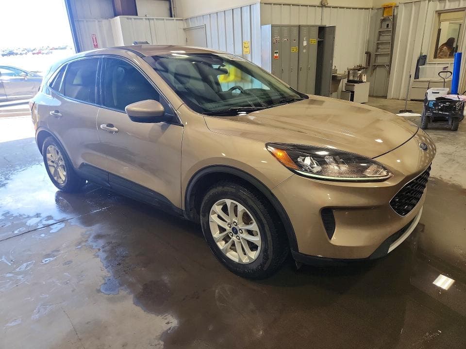 2020 FORD ESCAPE SE 4