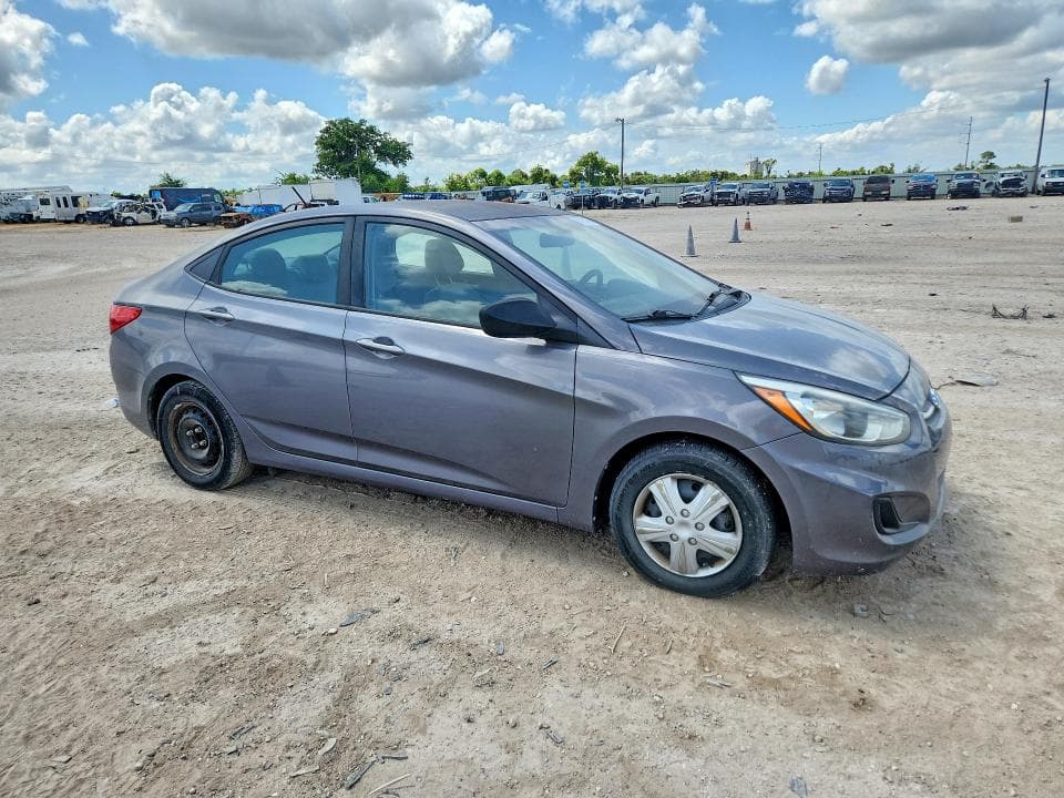 2017 HYUNDAI ACCENT SE 4