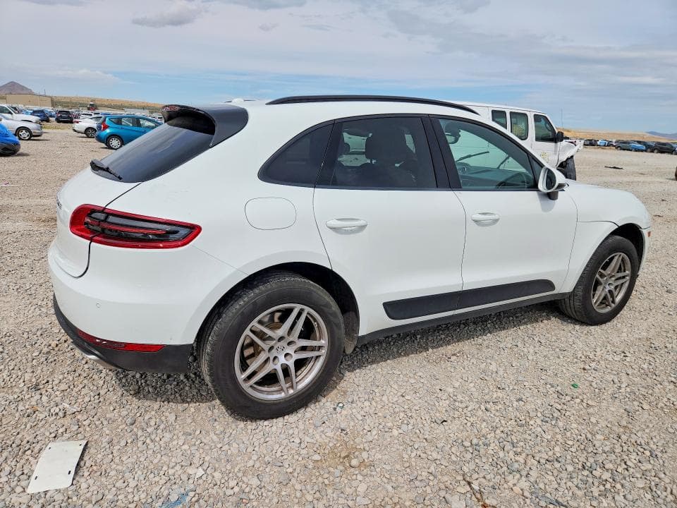 2017 PORSCHE MACAN 3