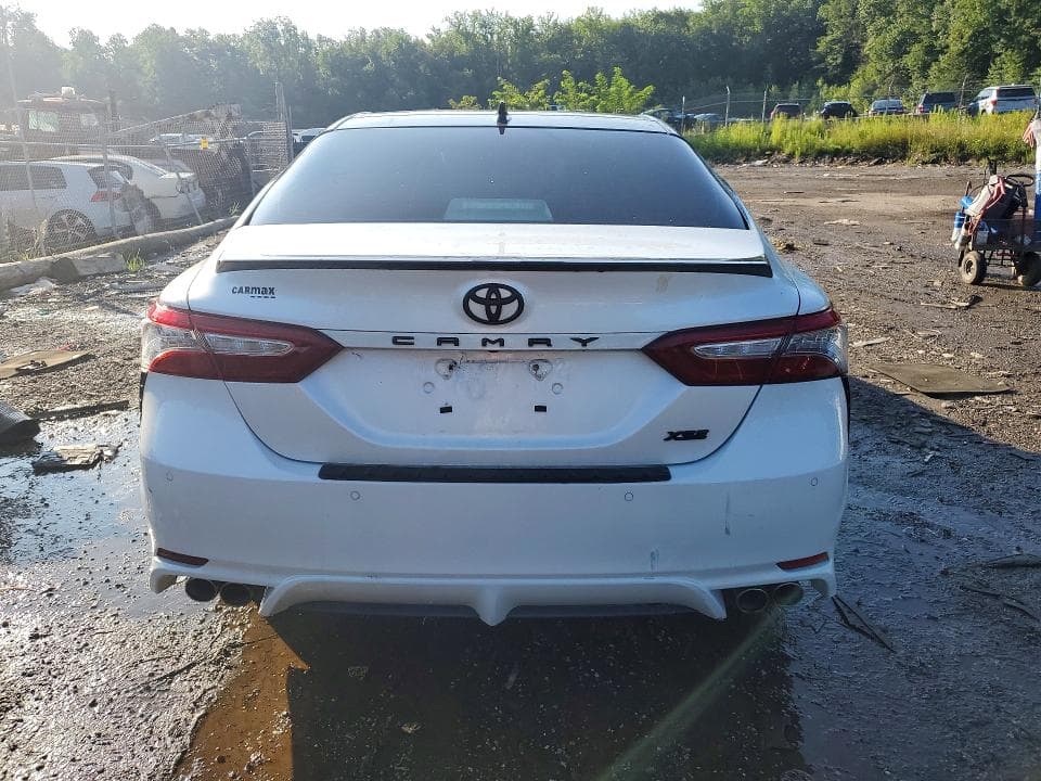 2019 TOYOTA CAMRY XSE 6