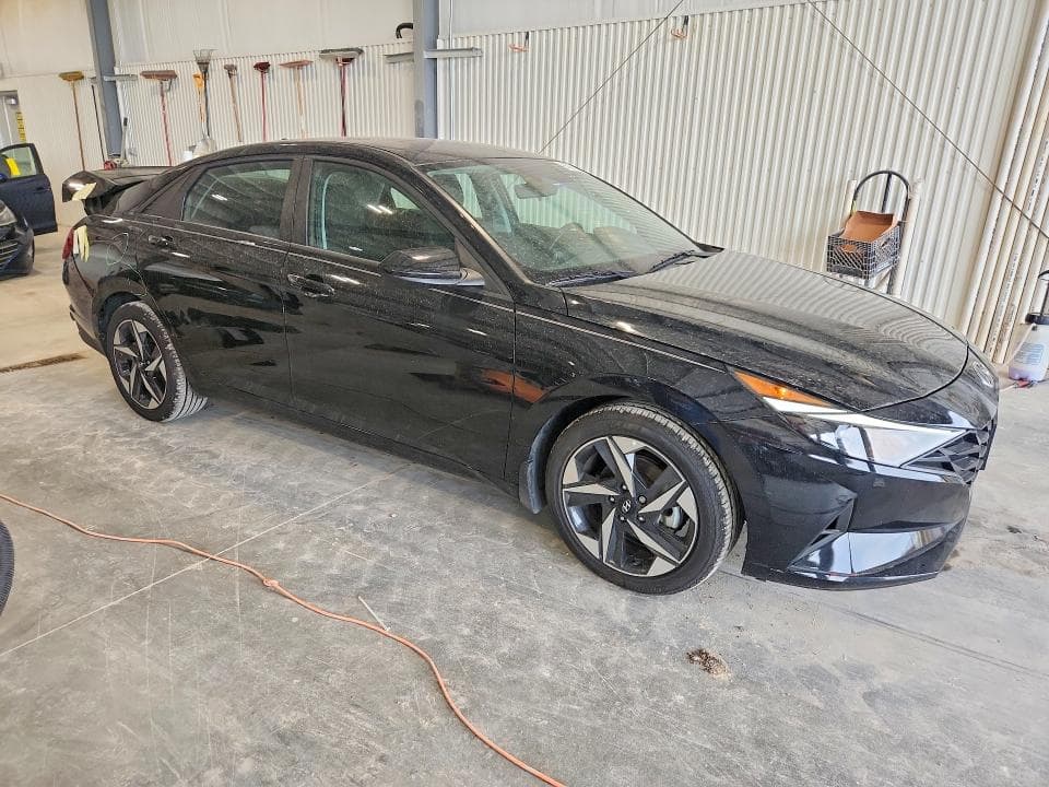 2023 HYUNDAI ELANTRA SEL 4
