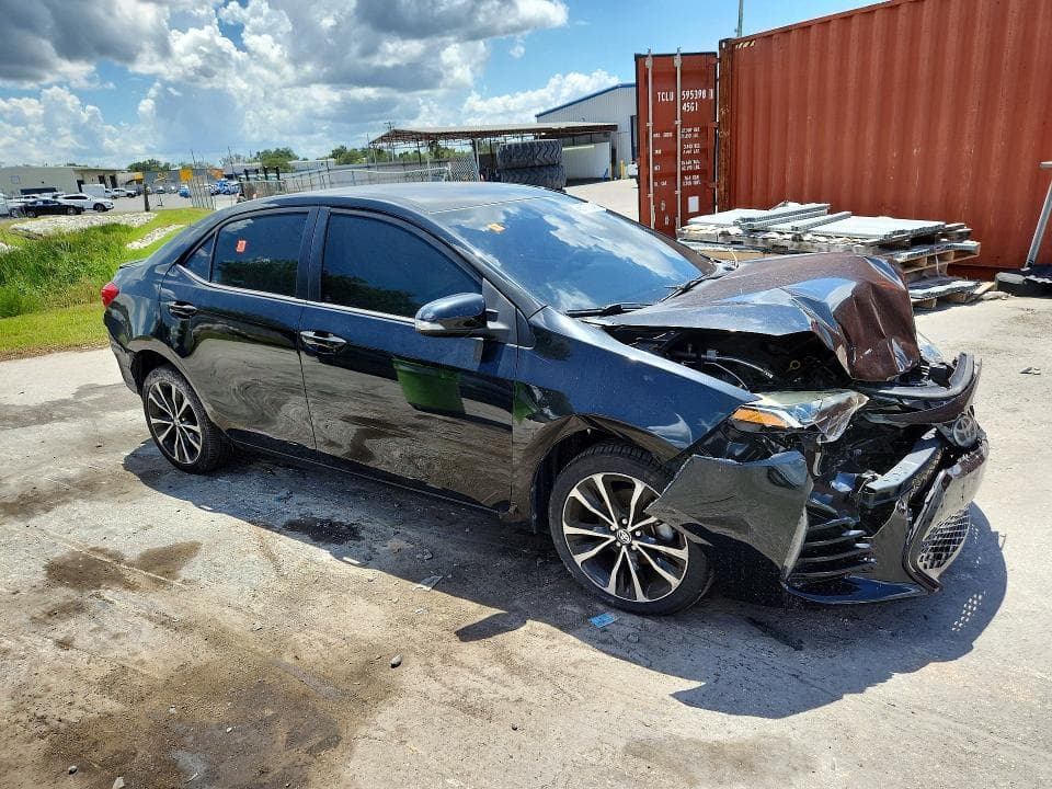 2019 TOYOTA COROLLA SE 4