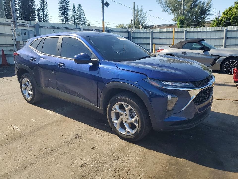 2024 CHEVROLET TRAX LS 4