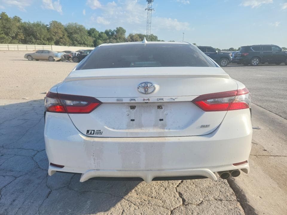 2022 TOYOTA CAMRY SE 6