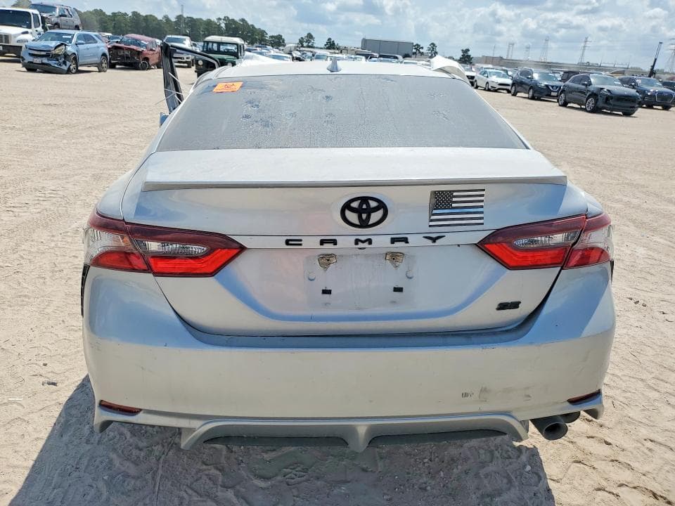 2021 TOYOTA CAMRY SE 6