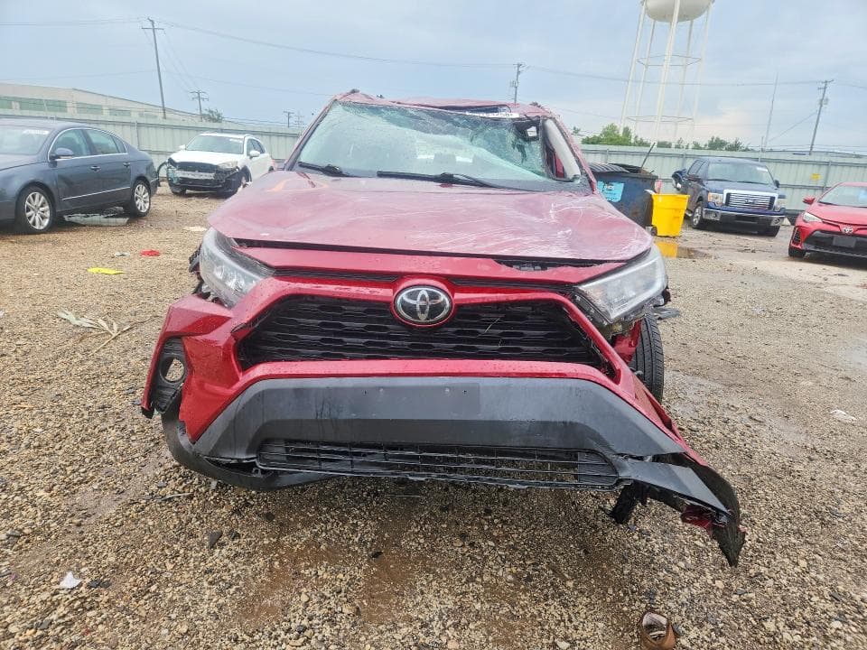 2019 TOYOTA RAV4 XLE 5