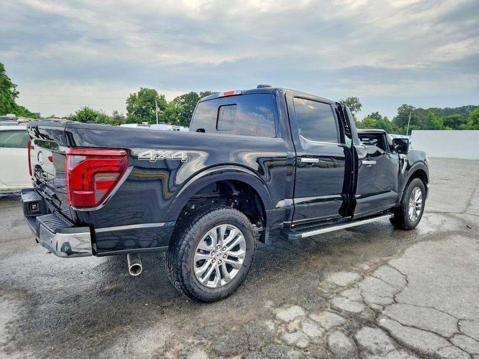 2026 FORD F150 LARIAT 3