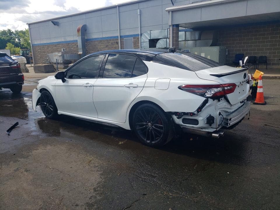 2022 TOYOTA CAMRY XSE V6 2