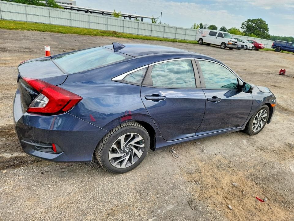 2018 HONDA CIVIC EX 3