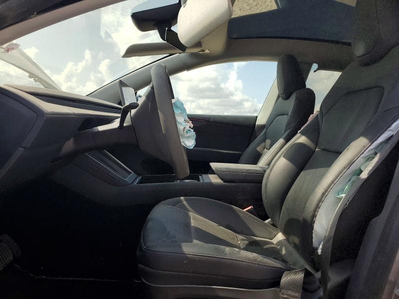 2026 TESLA MODEL Y 7