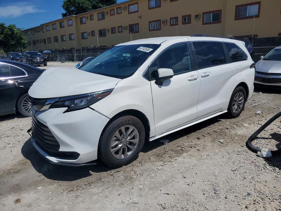 2026 TOYOTA SIENNA LE - 1