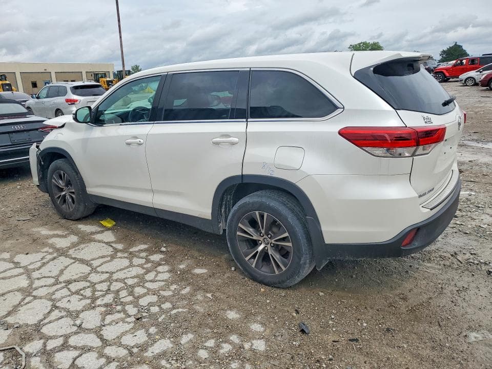 2019 TOYOTA HIGHLANDER LE 2