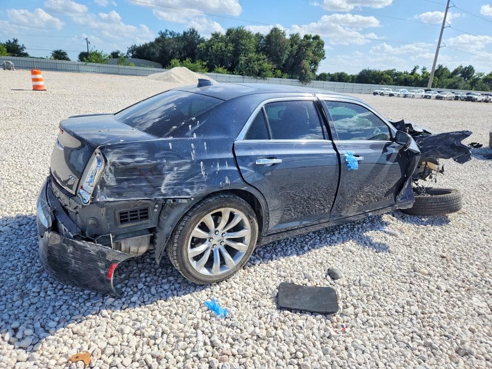 2018 CHRYSLER 300 LIMITED 3