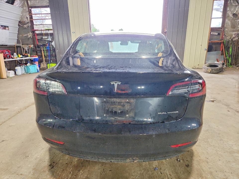 2018 TESLA MODEL 3 6