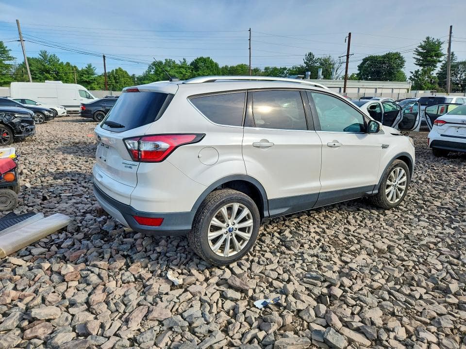 2017 FORD ESCAPE TITANIUM 3