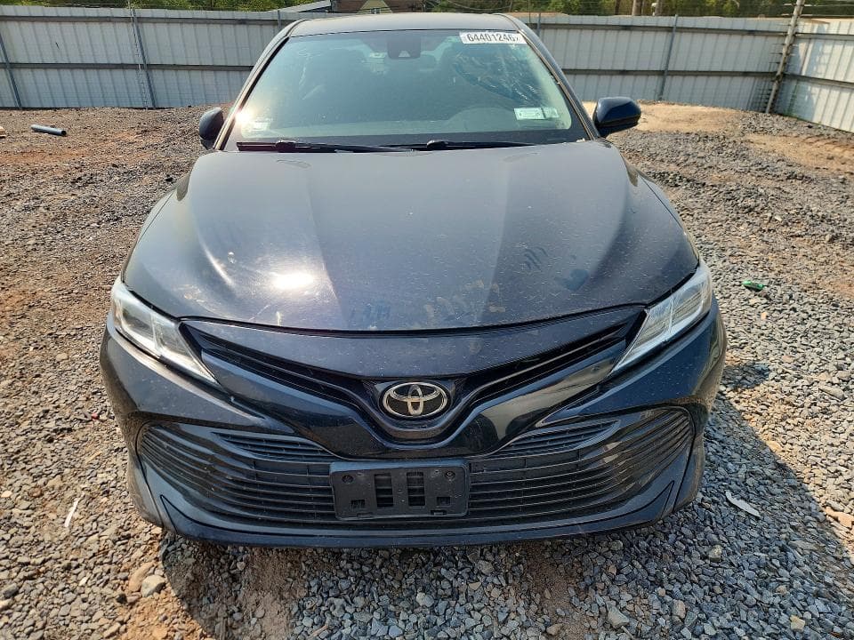 2019 TOYOTA CAMRY LE 5