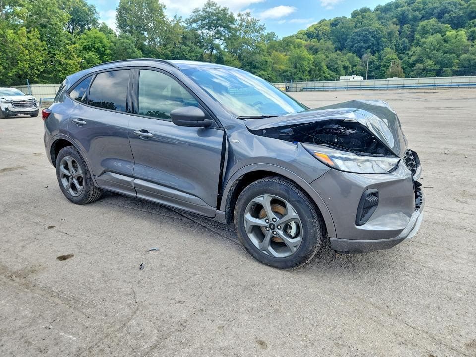 2023 FORD ESCAPE ST LINE 4