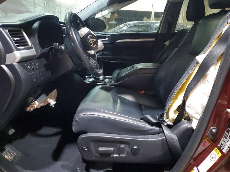 2019 TOYOTA HIGHLANDER XLE 7