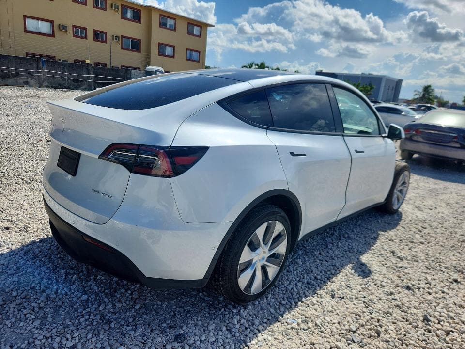 2022 TESLA MODEL Y 3