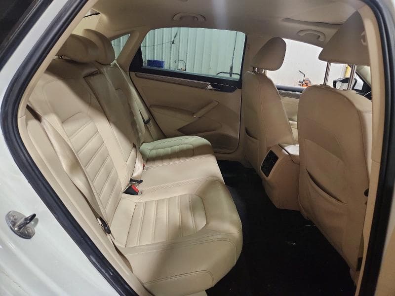 2017 VOLKSWAGEN PASSAT SEL PREMIUM 10