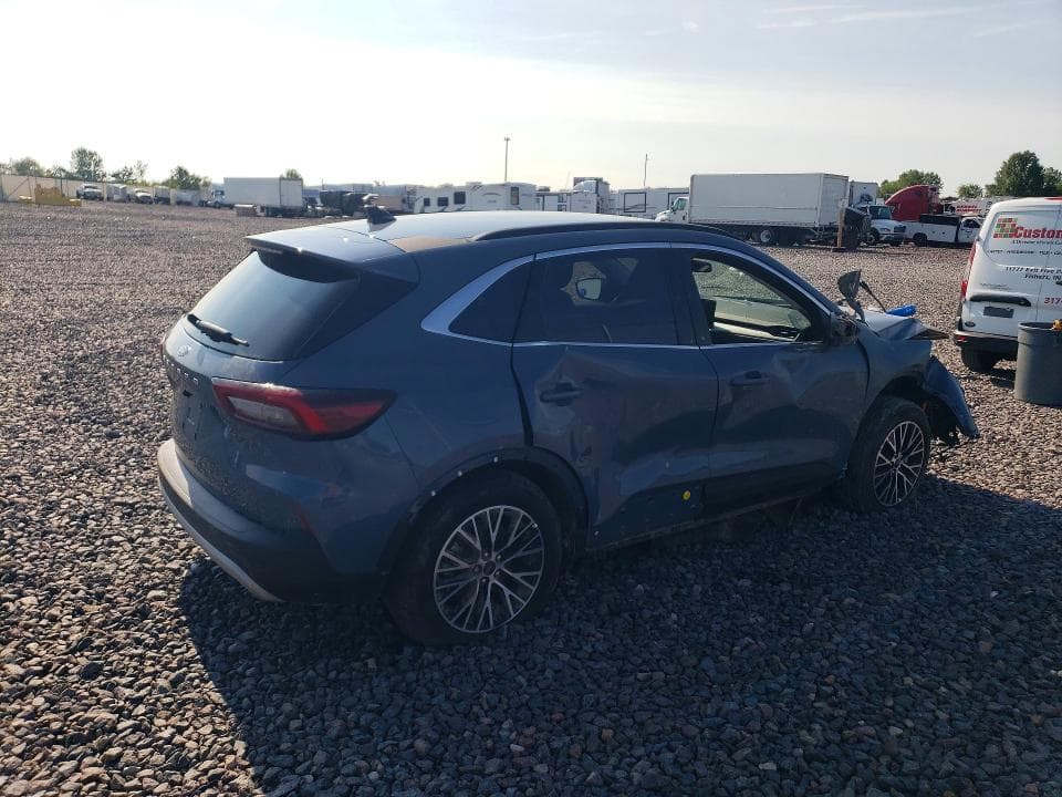 2025 FORD ESCAPE 3