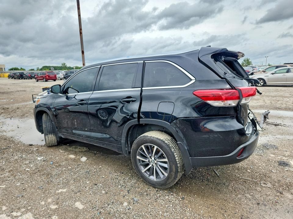 2017 TOYOTA HIGHLANDER XLE 2