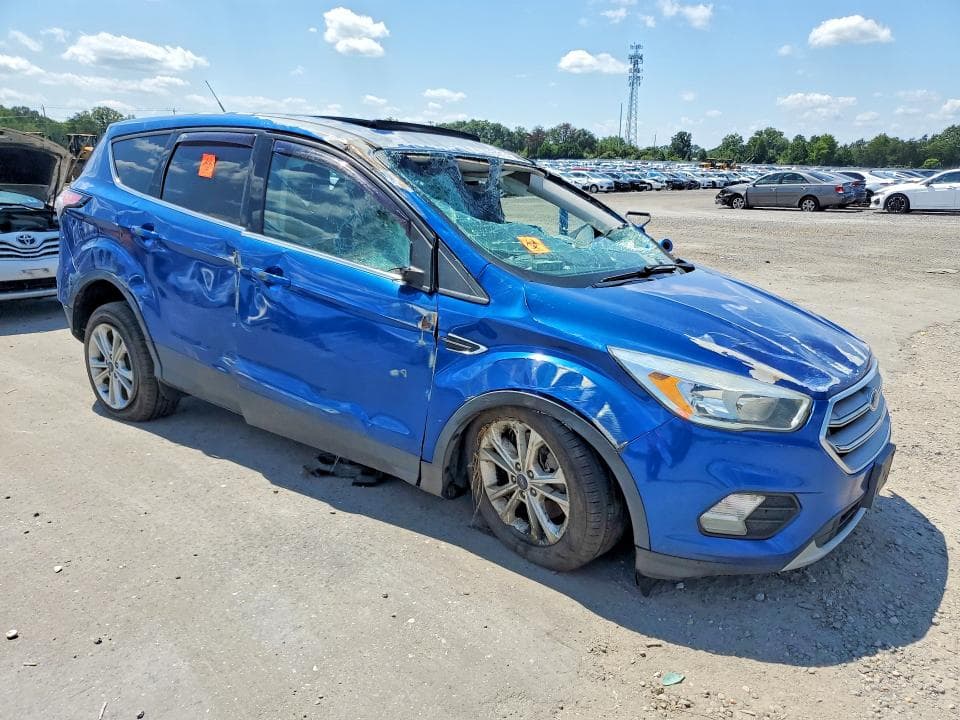 2017 FORD ESCAPE SE 4