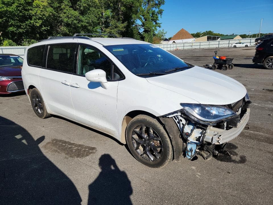 2018 CHRYSLER PACIFICA TOURING L 4