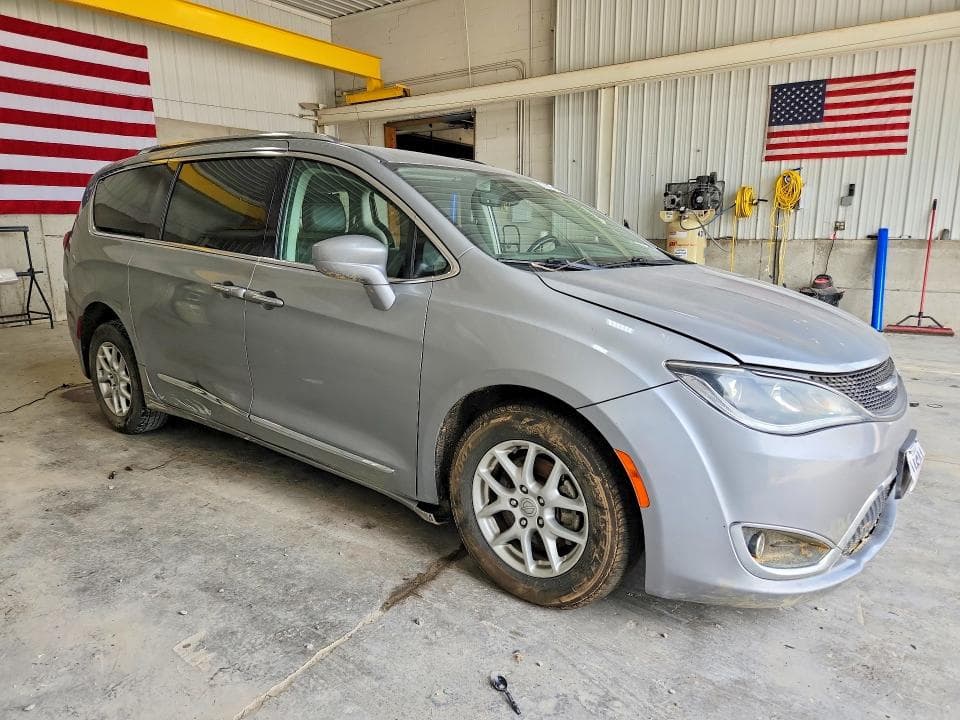 2020 CHRYSLER PACIFICA TOURING L 4