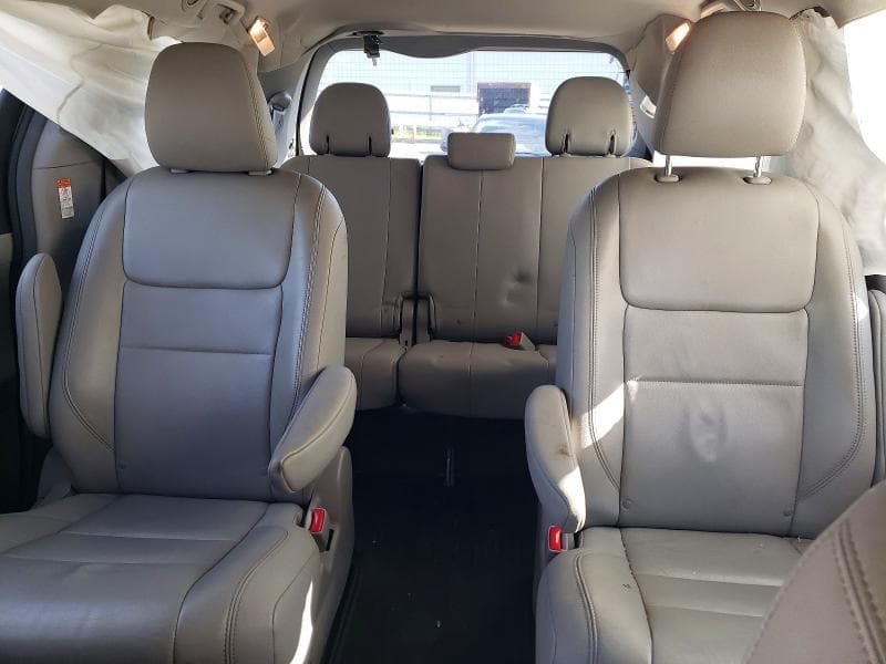 2017 TOYOTA SIENNA XLE 7-PASSENGER 10