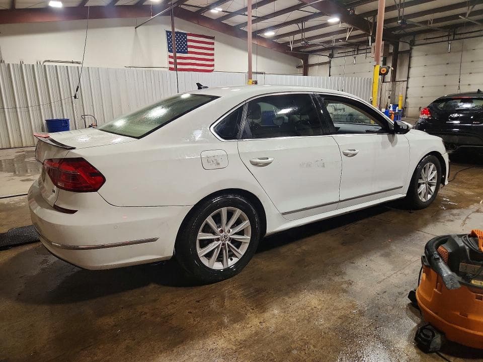 2017 VOLKSWAGEN PASSAT SEL PREMIUM 3