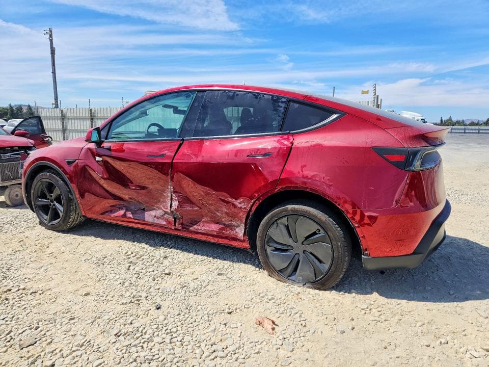 2026 TESLA MODEL Y 2