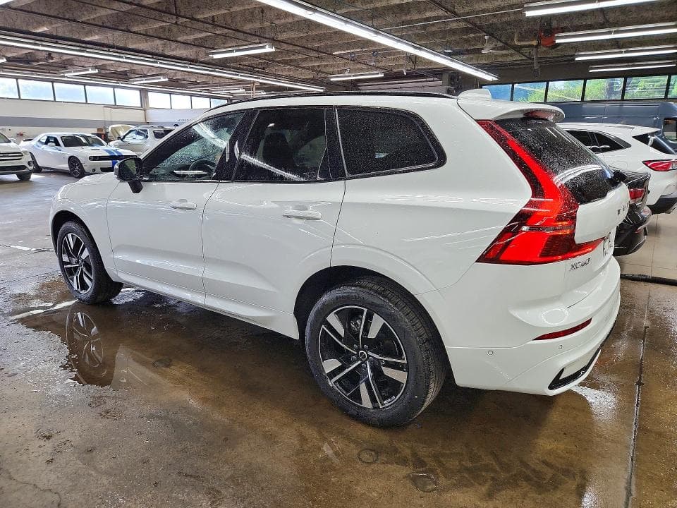 2026 VOLVO XC60 PLUS 2