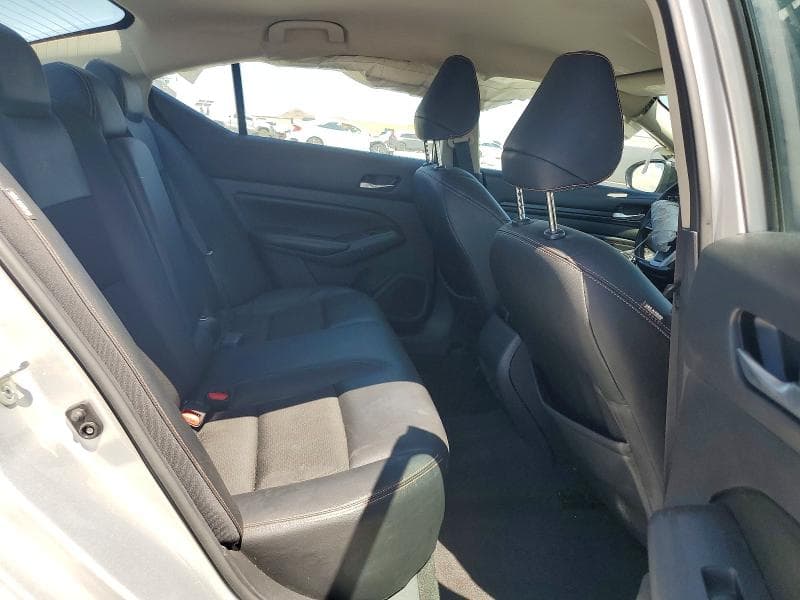 2021 NISSAN ALTIMA SR 10