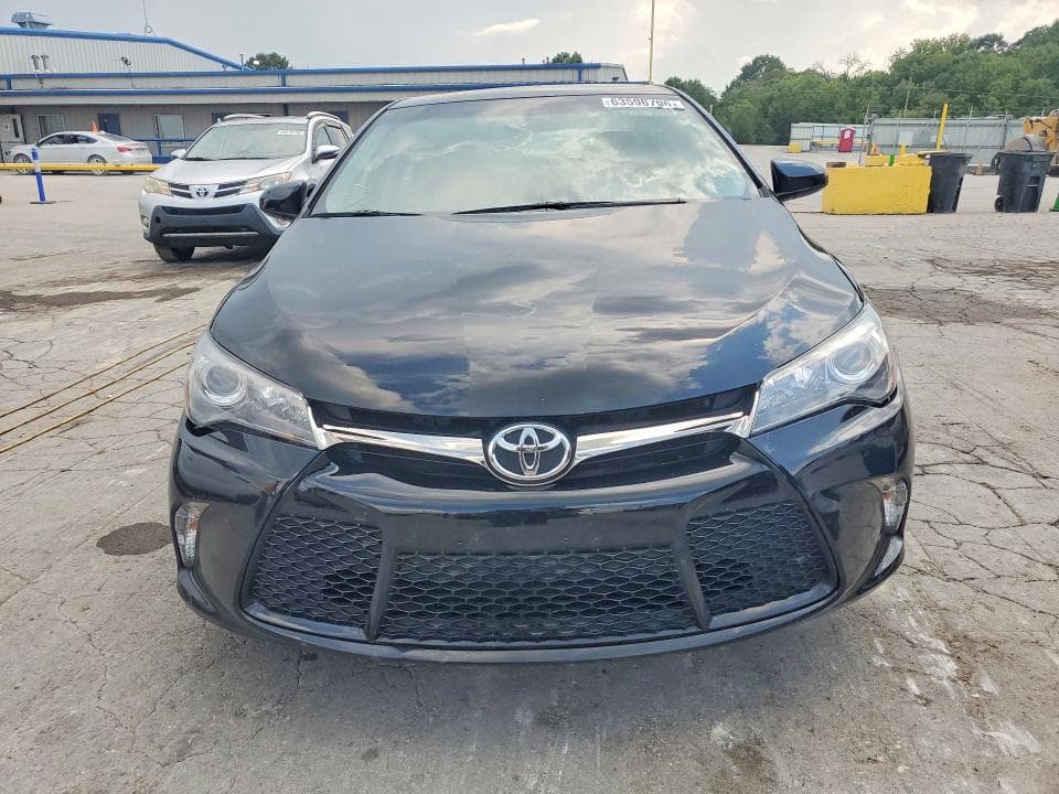 2017 TOYOTA CAMRY SE 5