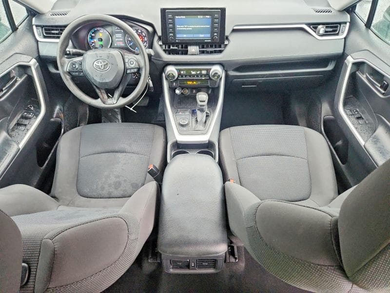 2021 TOYOTA RAV4 LE 8