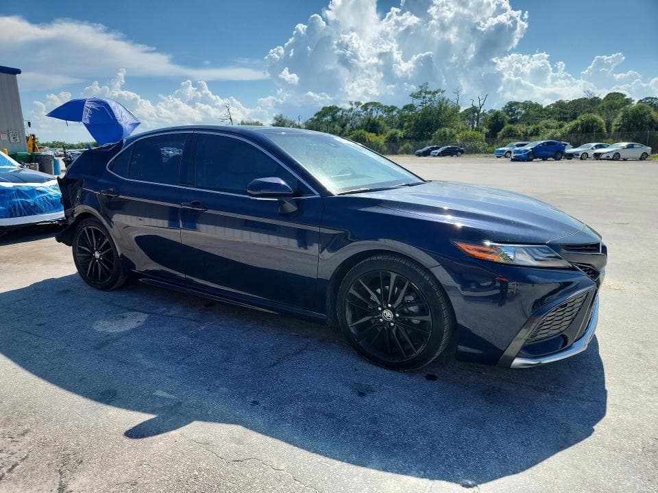 2021 TOYOTA CAMRY XSE 4