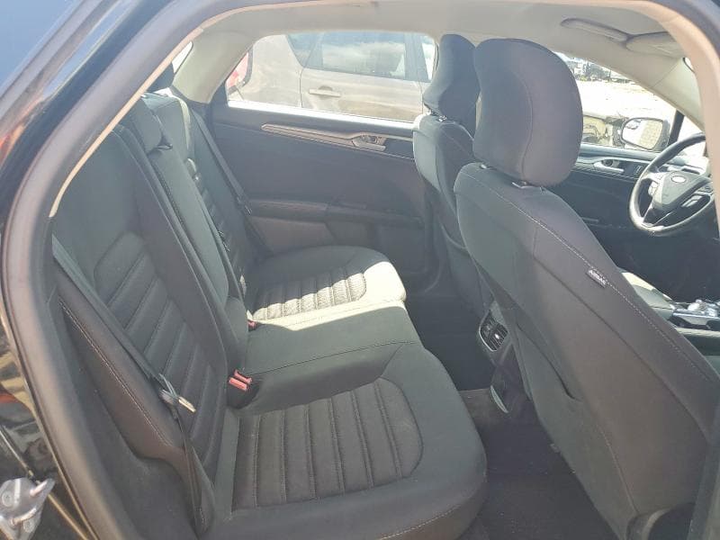 2017 FORD FUSION SE 10