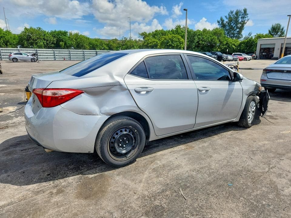 2017 TOYOTA COROLLA LE 3