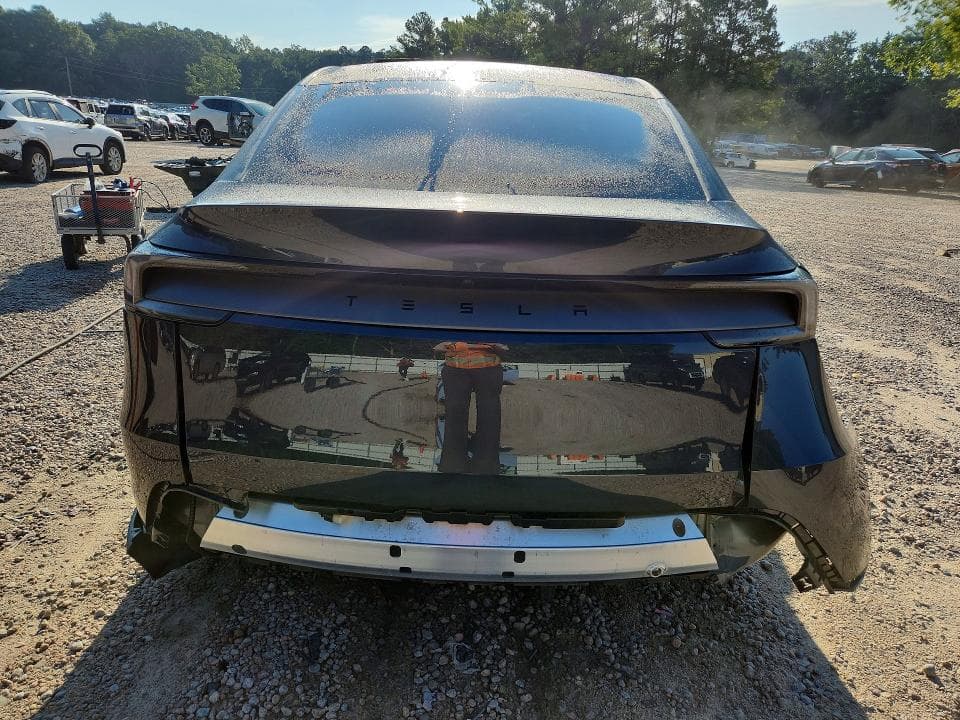 2026 TESLA MODEL Y 6