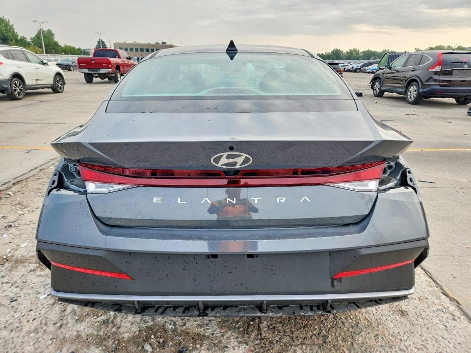 2026 HYUNDAI ELANTRA SE 6