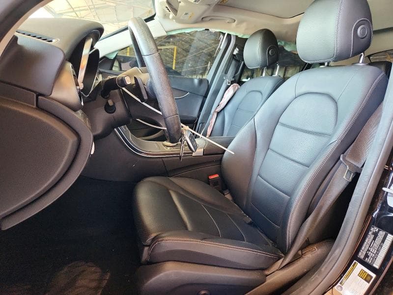 2019 MERCEDES-BENZ C 300 7