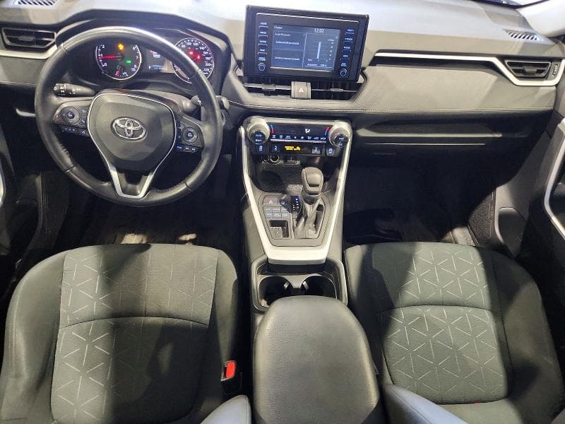 2021 TOYOTA RAV4 XLE 8