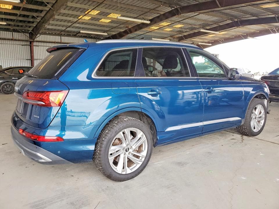 2022 AUDI Q7 3