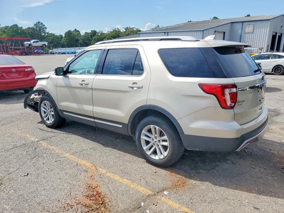 2017 FORD EXPLORER XLT 2