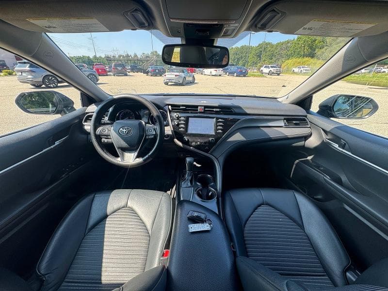 2019 TOYOTA CAMRY SE 9