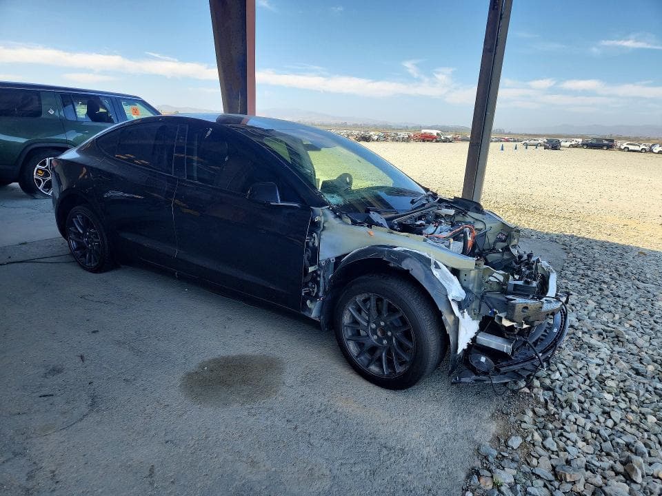2025 TESLA MODEL 3 4